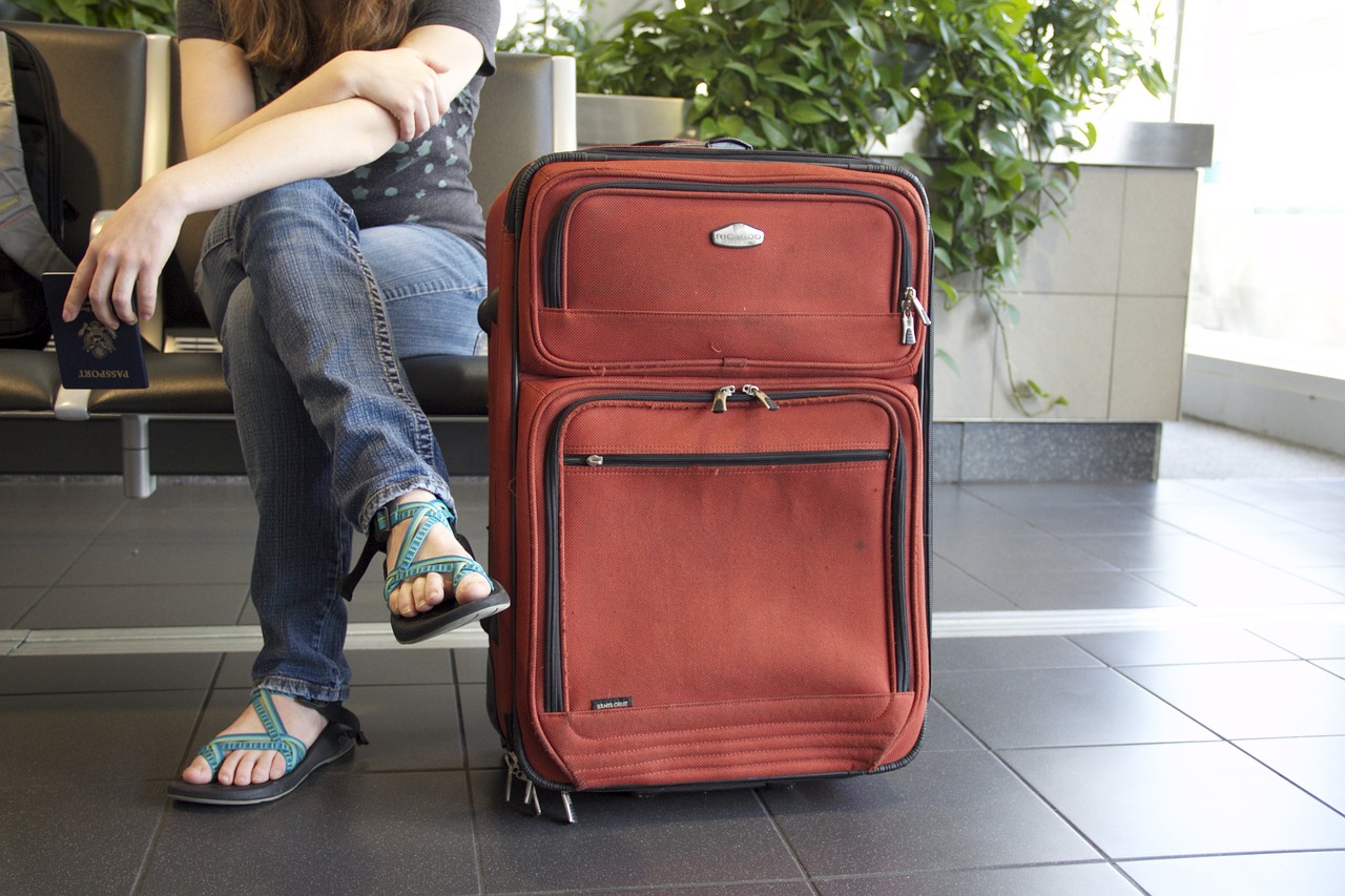 Cosas que nunca debes llevar en tu maleta de mano al viajar en avión
